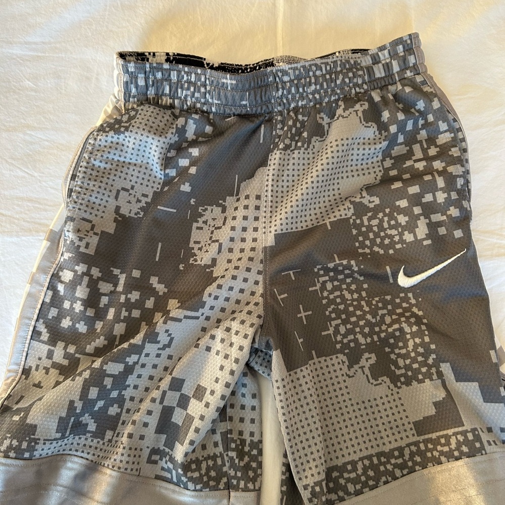 NIKE Performance Shorts! ✅